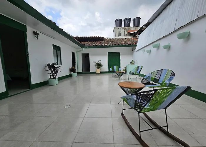 Celestino - Casa De Huespedes
